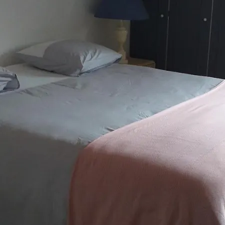 Chambres Le Point Du Jour A 2 Pas Du Port De Plaisance Habitación en casa particular *